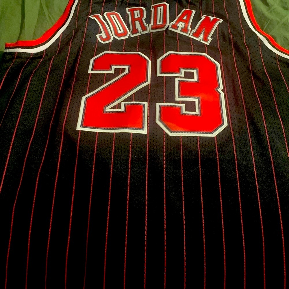 SOLD!!
Brand New!! Mitchell and Ness Chicago Bulls Michael Jordan Jersey - Picture 2 of 2